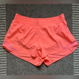 Lululemon Hotty Hot HR 2.5 Shorts - Sunset